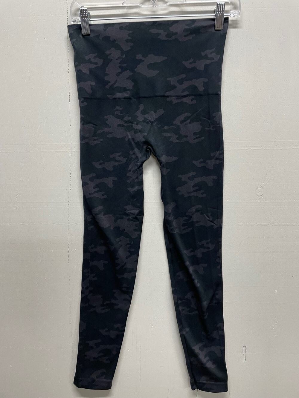 Spanx Seamless Leggings Camo Women Size L High Rise Pull On Slim Fit Camouflaged